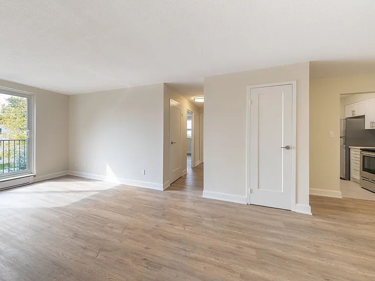 554 Ivings Dr — Photo 4