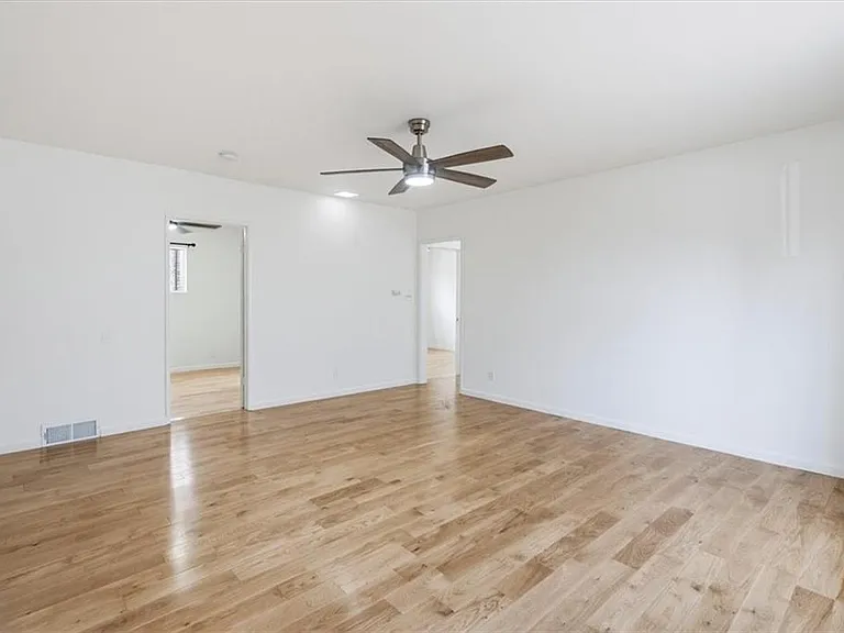 3825 Cimarron St — Photo 3