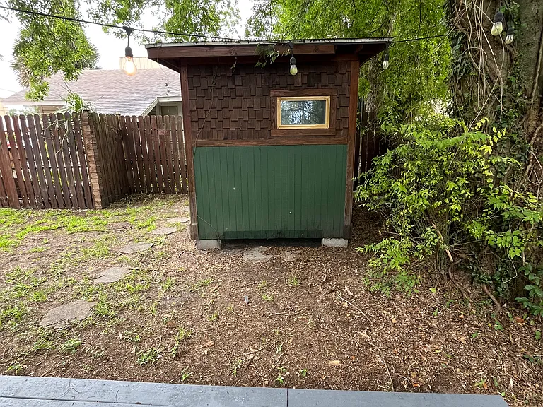 2263 Gilmore St — Photo 32