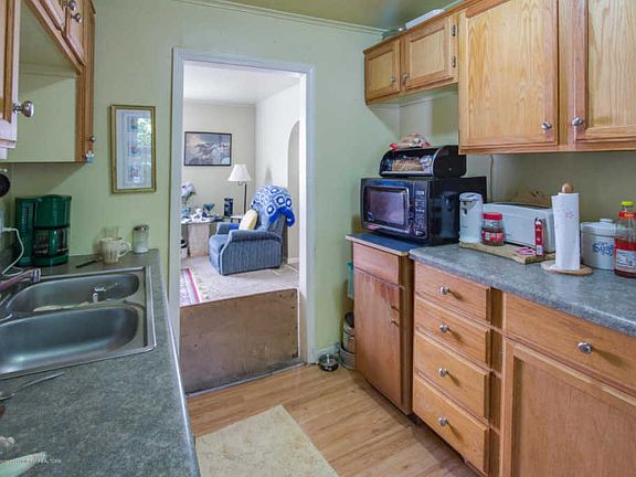 2nd image of 1216 W Michigan Ave