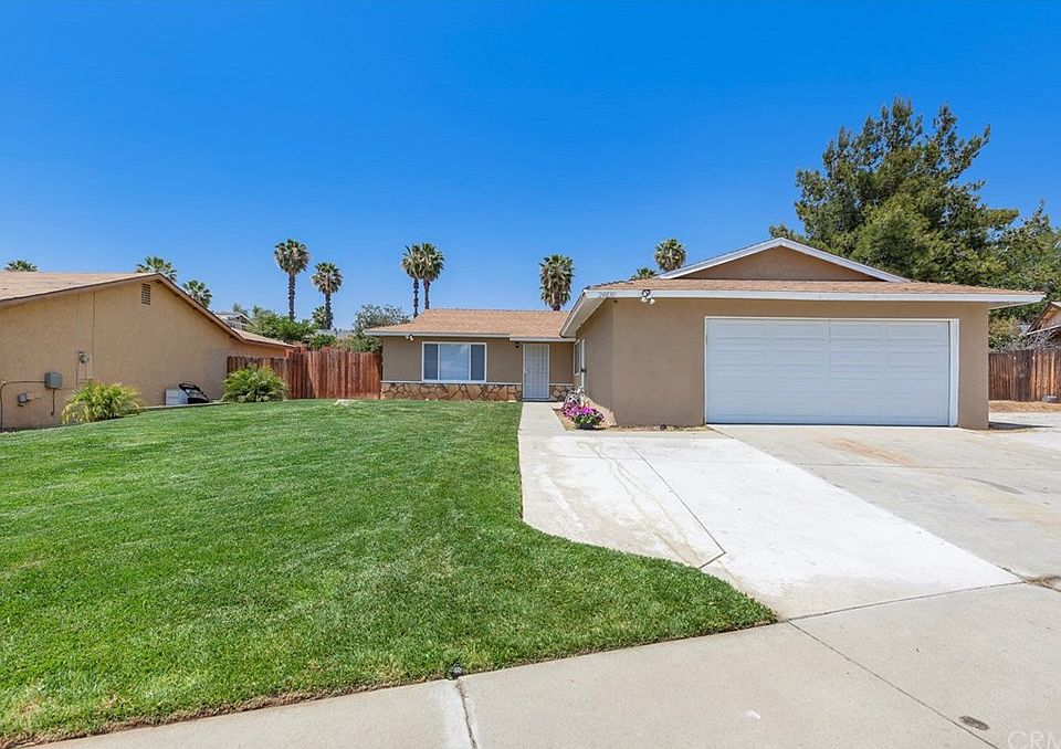 1st image of 24830 Redcliff Ct