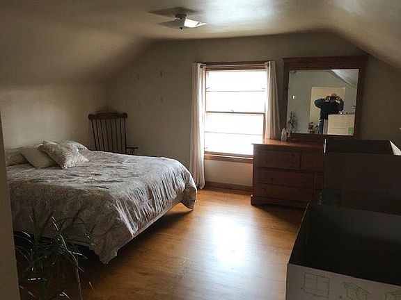 Upstairs bedroom