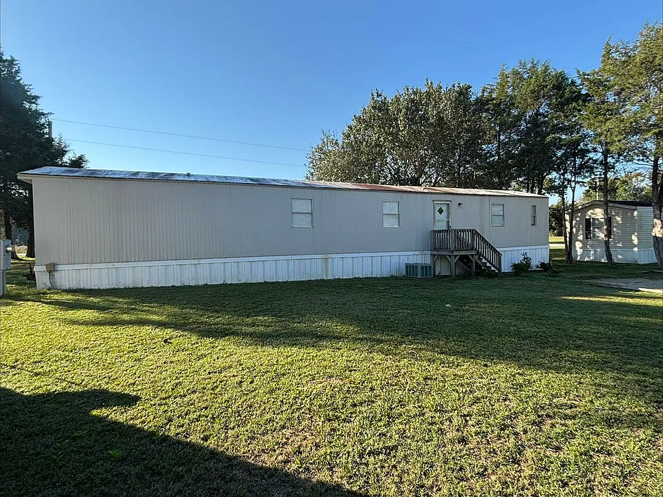 221 Farmingwood Dr