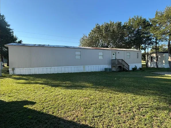221 Farmingwood Dr, Kinston, NC 28504