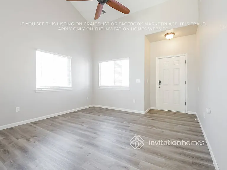 19398 E 58th Dr — Photo 5