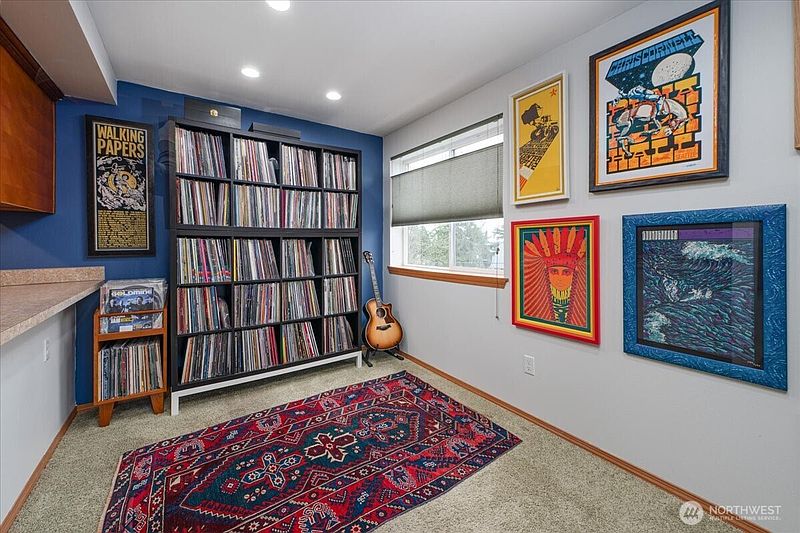 5th image of 11532 15th Avenue NE #301