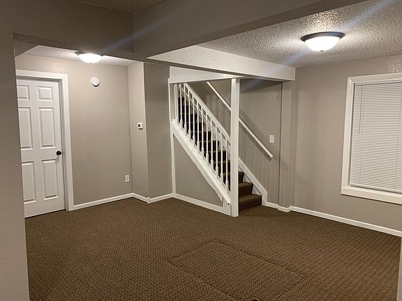 3rd image of 816 9th Ave N
