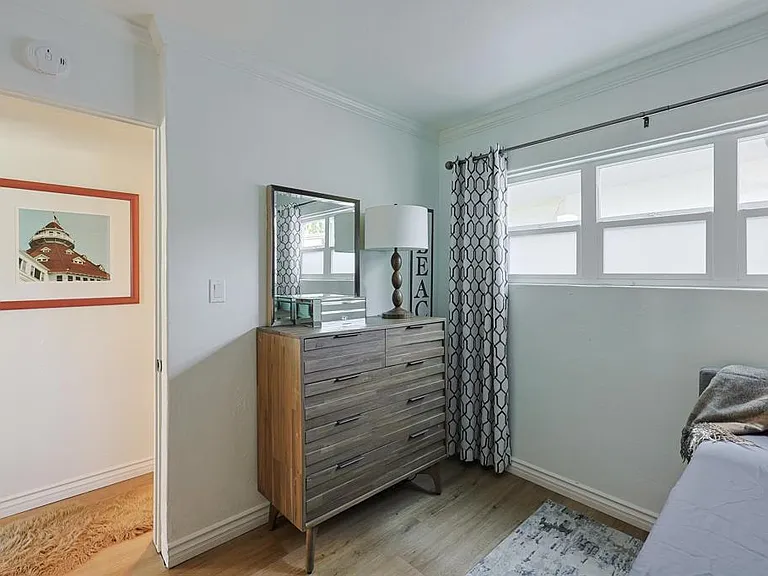 207 C Ave — Photo 5