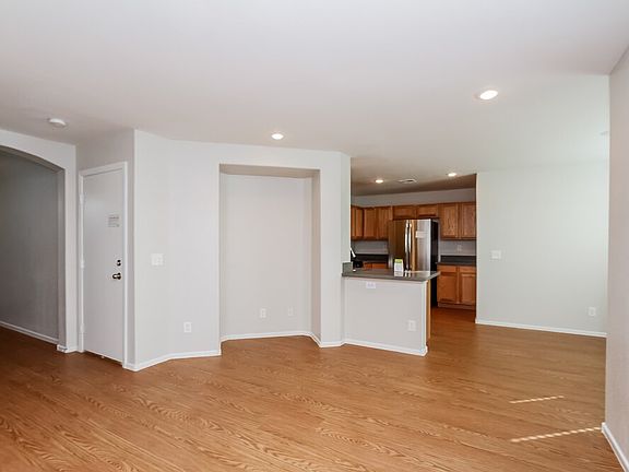3rd image of 9243 Hollander Ave