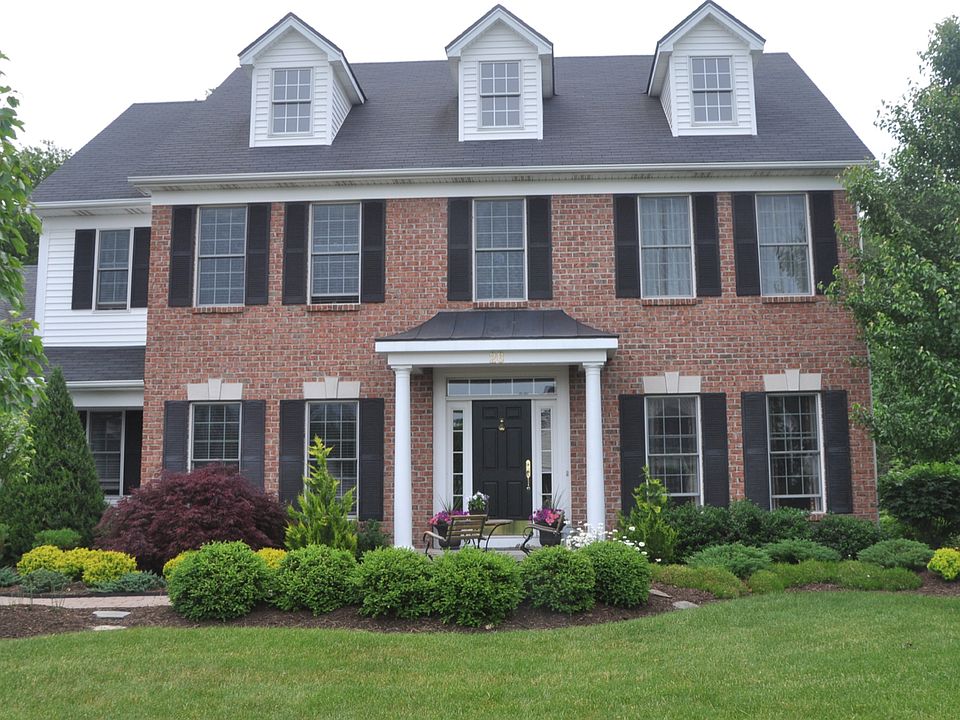 1st image of 28 Delancey Ct