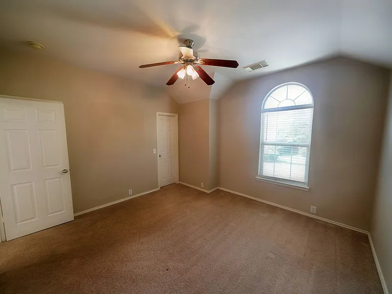 4736 Green Bluff Dr — Photo 48