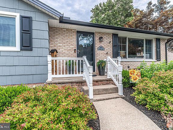 4th image of 2475 Friesian Rd