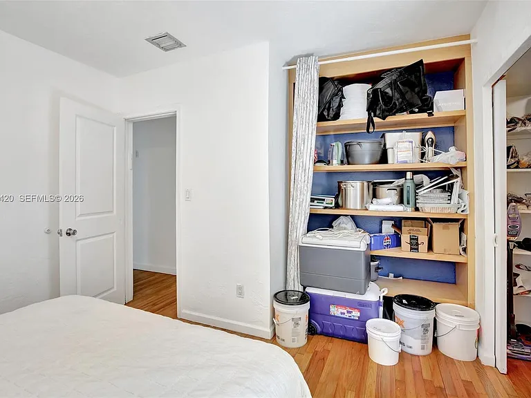 1523 Dewey St — Photo 20