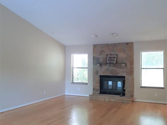 3rd image of 8400-77 Olde Colony Trl