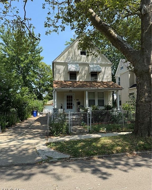 2nd image of 3197 W 94th St