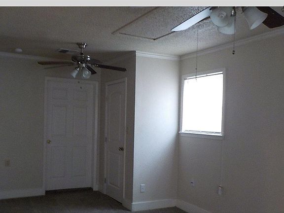 5th image of 214 Dogwood Ln