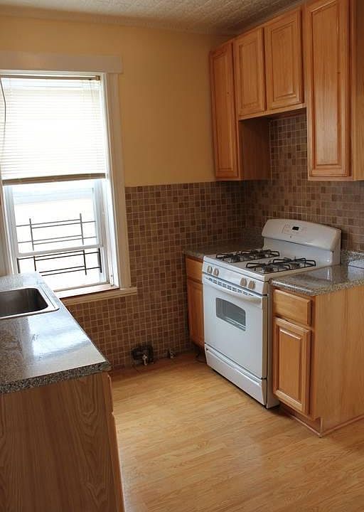 2nd image of 219 Virginia Ave #3
