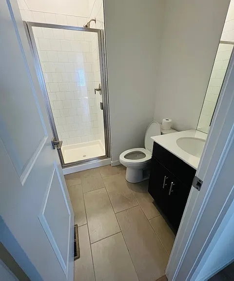 334 N Geneva St — Photo 16