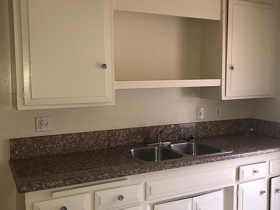 4th image of 816 S Marguerita Ave APT 1