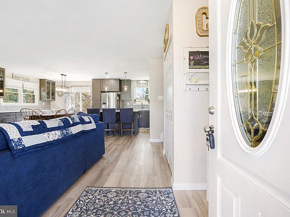 3rd image of 6703 Anders Ter