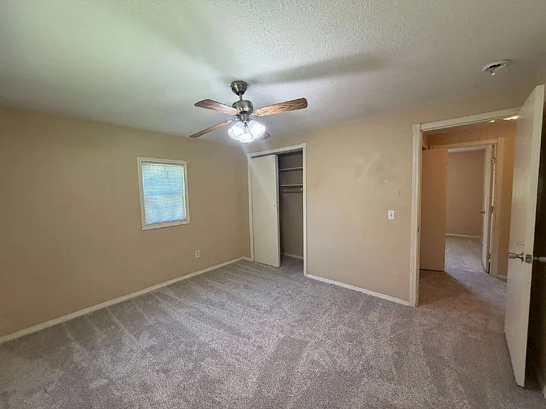 878 Evergreen St #11 — Photo 10