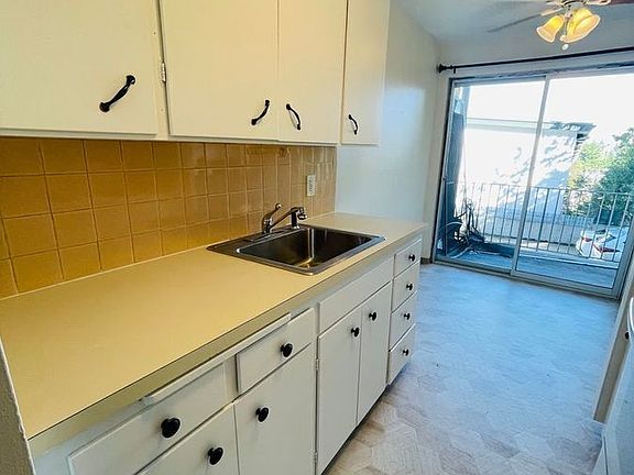 3rd image of 951 N 45th St APT 6