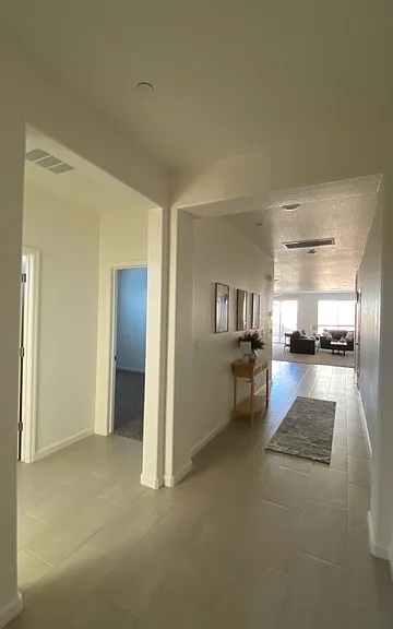 806 Sophie Ct — Photo 2