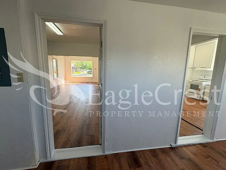 706 S College Ave — Photo 43