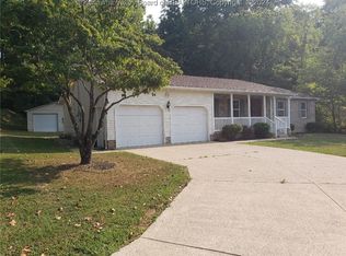 32 Brendenwood Ln, Hurricane, WV 25526