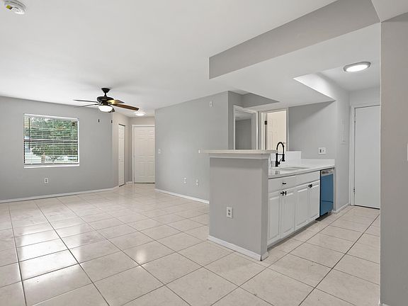 5th image of 3012 Parkway Blvd APT 203
