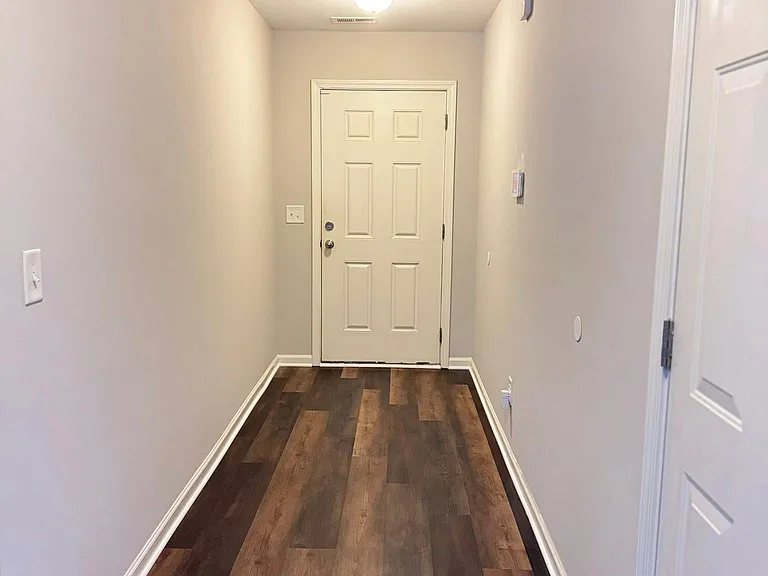 1617 Friendly Rd — Photo 7