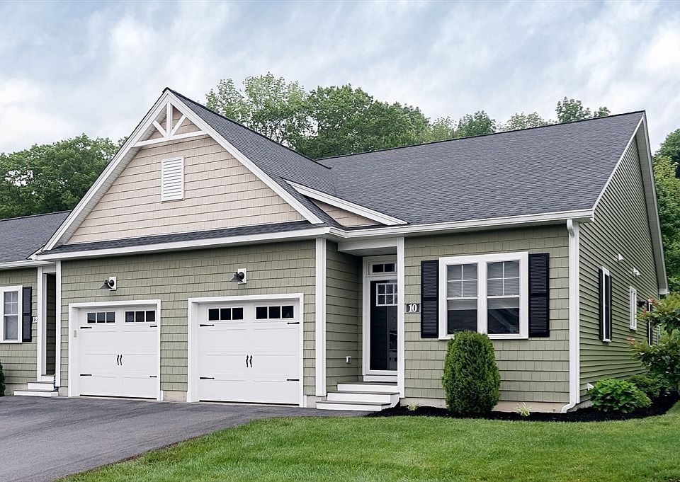 1st image of 10 Soucy Dr #10