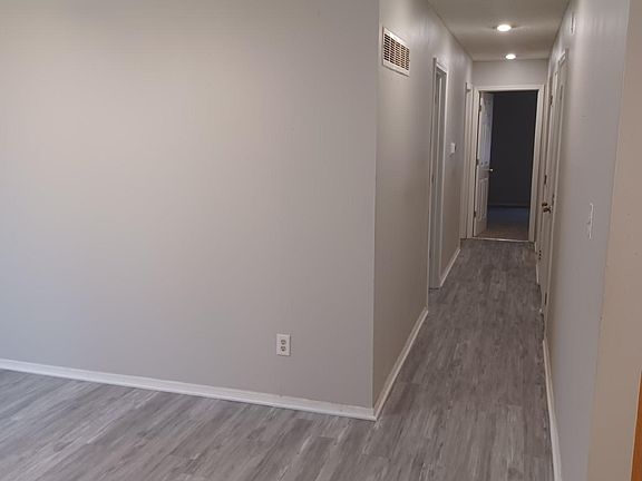 3rd image of 8805 E 109th Ter