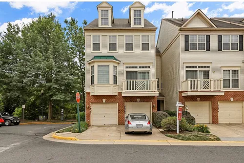 46381 Pryor Sq Photo 1