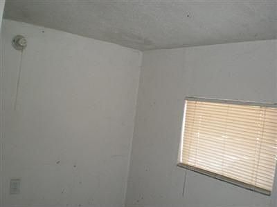 5th image of 1144 Los Robles Blvd