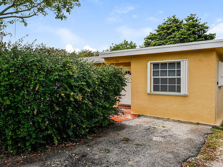 2730 NW 23rd St — Photo 3