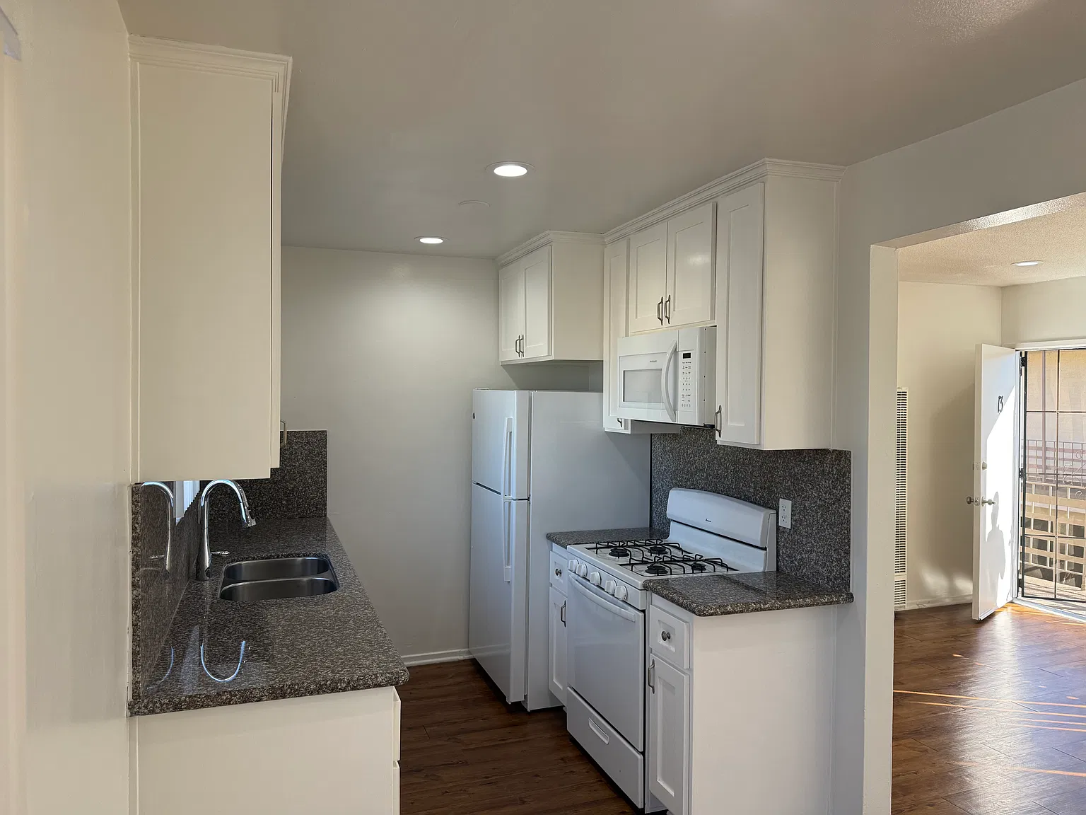 1 bed, 650 sqft, $1,700 — Photo 2