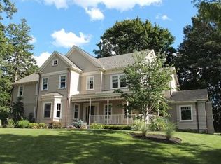 2 Juniper Pl, Lexington, MA 02420