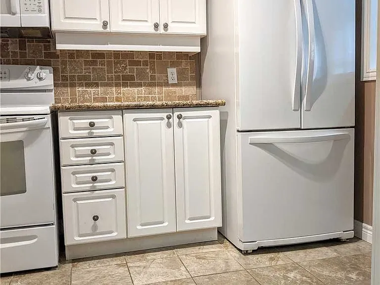 151 Townsgate Dr #81 — Photo 5