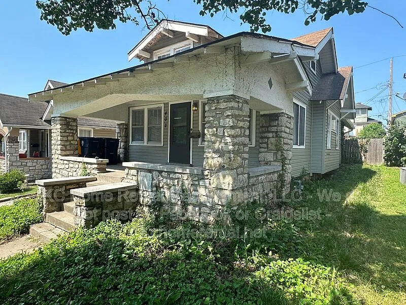 3 bed, 2.0 bath, 1566 sqft, $1,350 — Photo 3