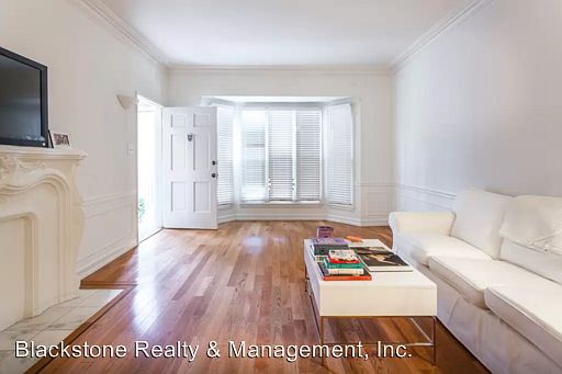 3rd image of 1400 N Laurel Ave #3442103