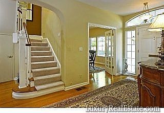3rd image of 616 Morse St