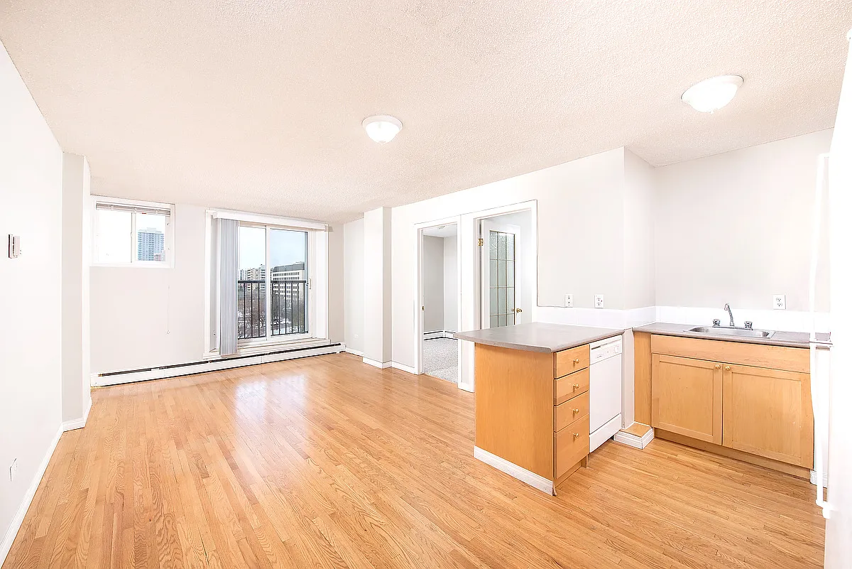 The Residence — Photo 3