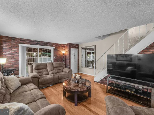 9933 Medway Rd, Philadelphia, PA 19115