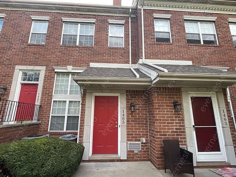1st image of 1465 Chesapeake