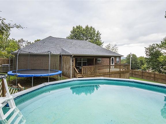 5th image of 22 Sandridge Dr