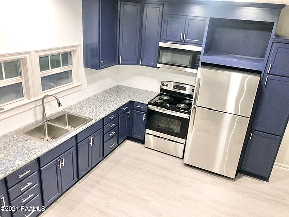 4th image of 124 Evelyn Dr