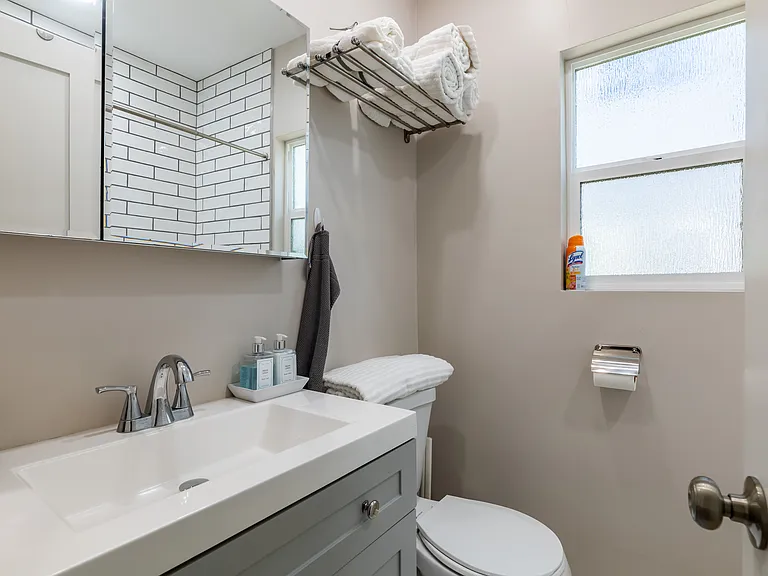 10943 Hesby St #1 — Photo 9