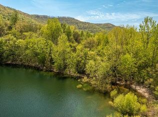 142 Lakeway Dr, Pikeville, TN 37367