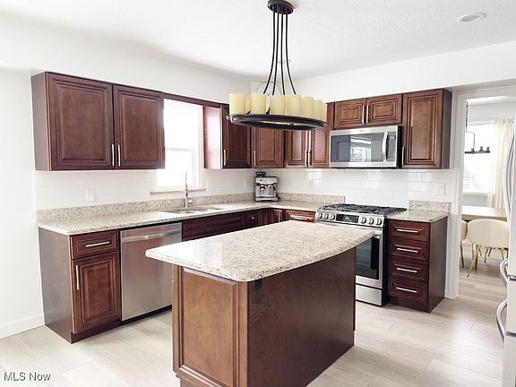 3rd image of 3291 Saint Andrews Dr